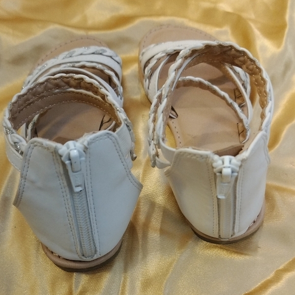 Kohl's White Sandals with Textured Straps - Picture 3 of 5